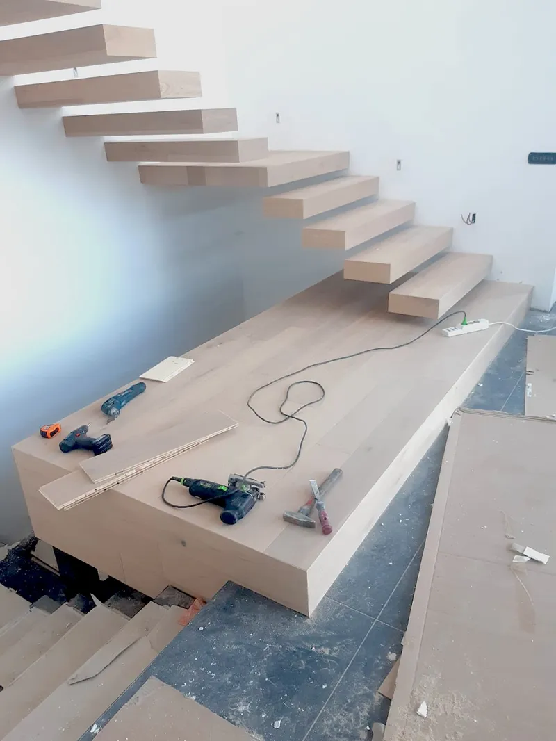 Scala artigianale in rovere sbiancato