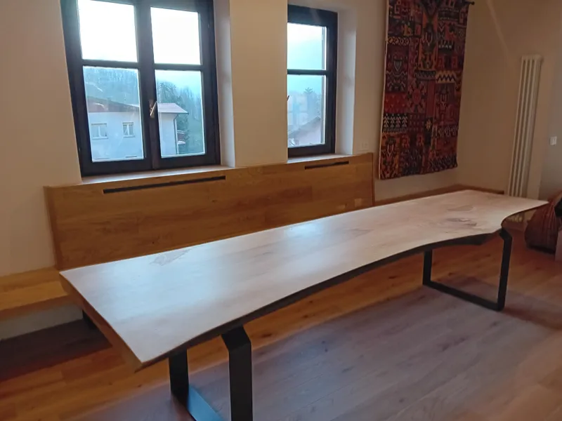 Tavolo in legno massello